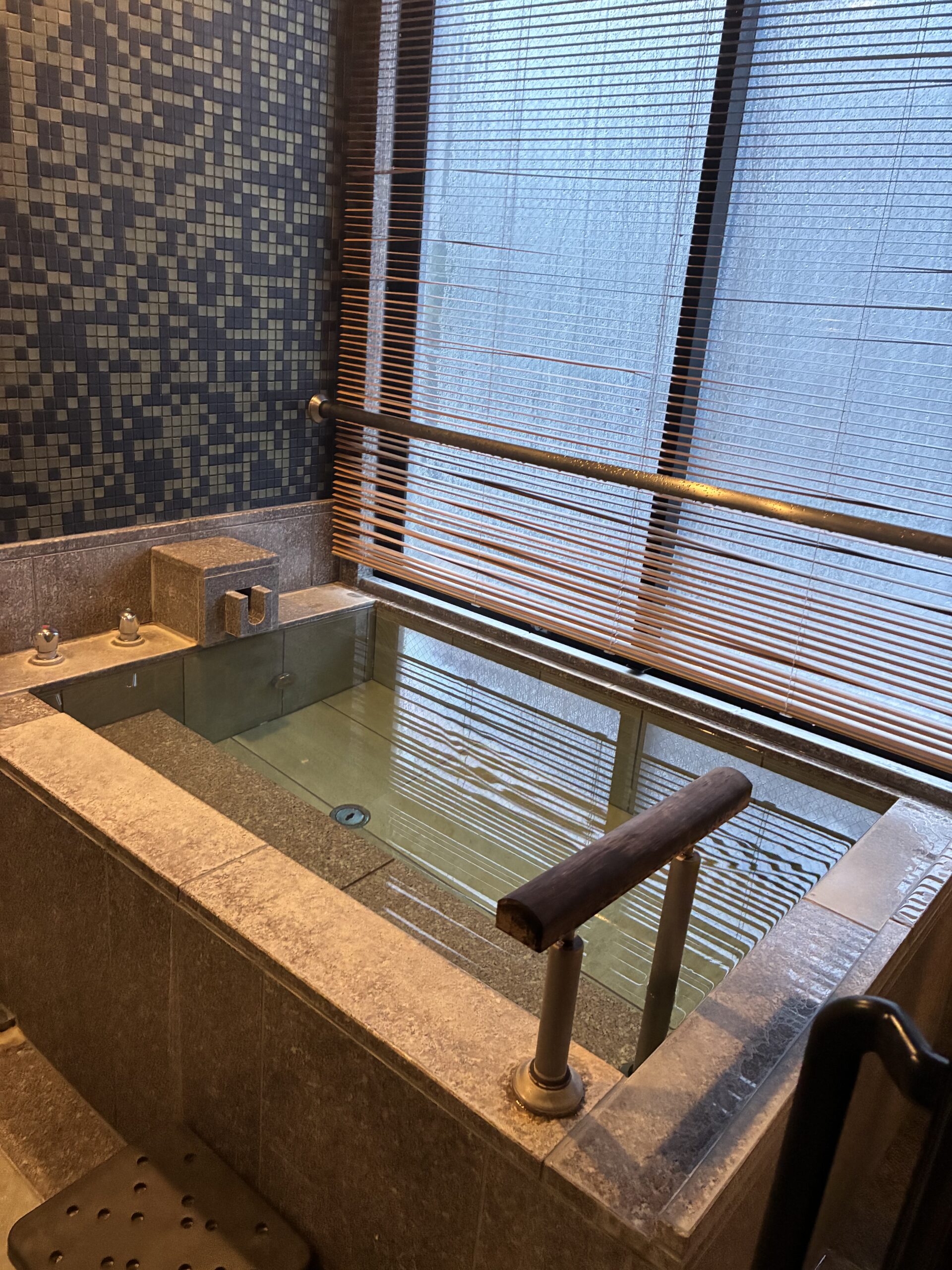 部屋付きの温泉風呂