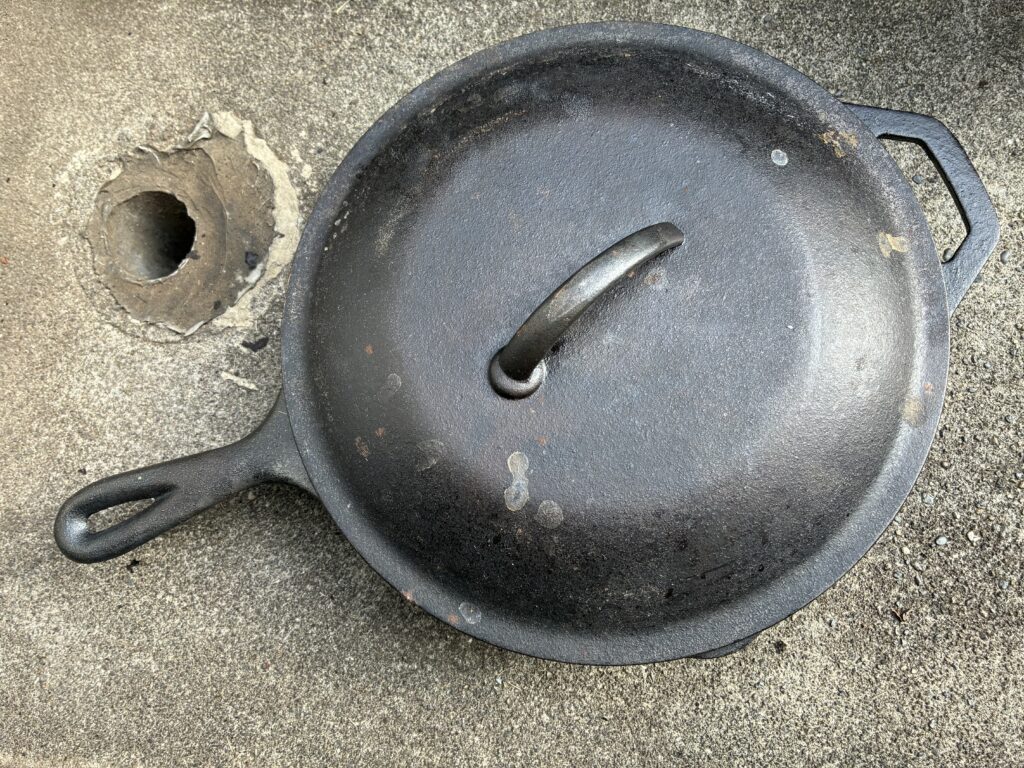 フタのサビと汚れ