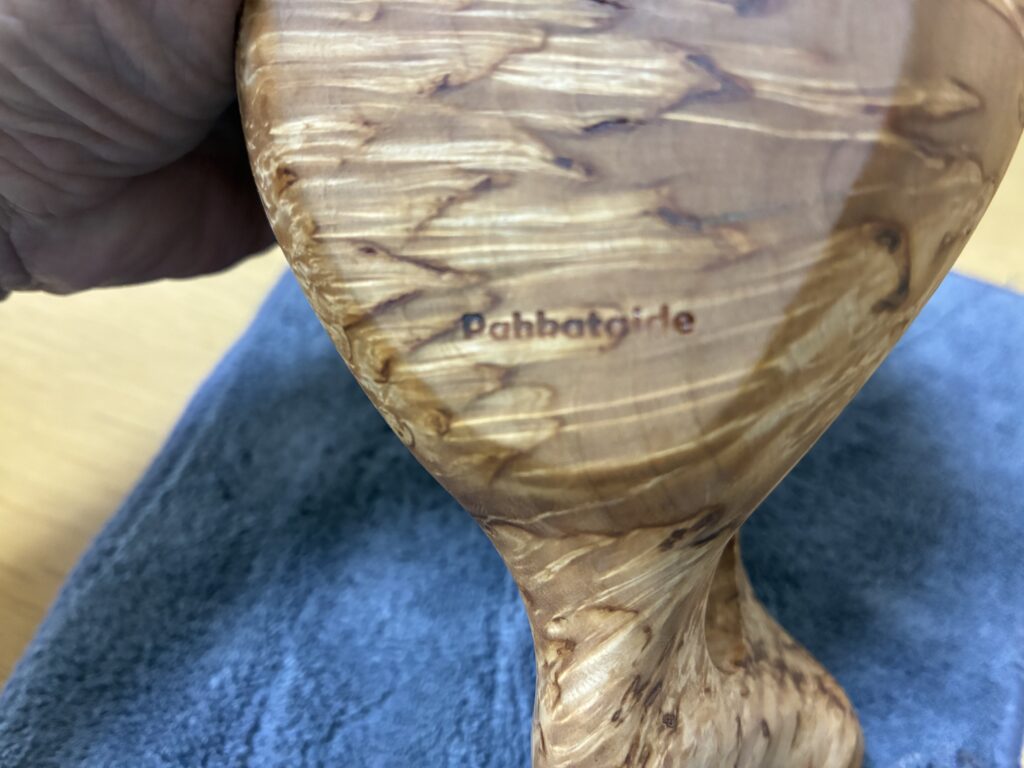 購入時は底に割れなし