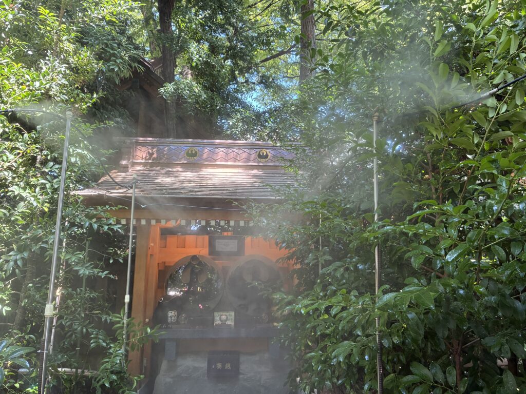 「むすひの庭」のミスト