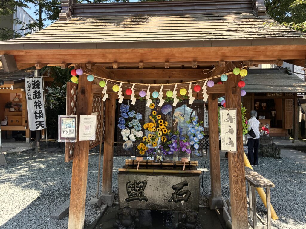 季節感たっぷりの手水舎