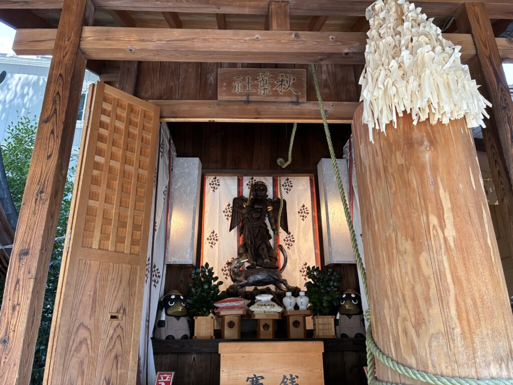 秋葉神社(境内社)